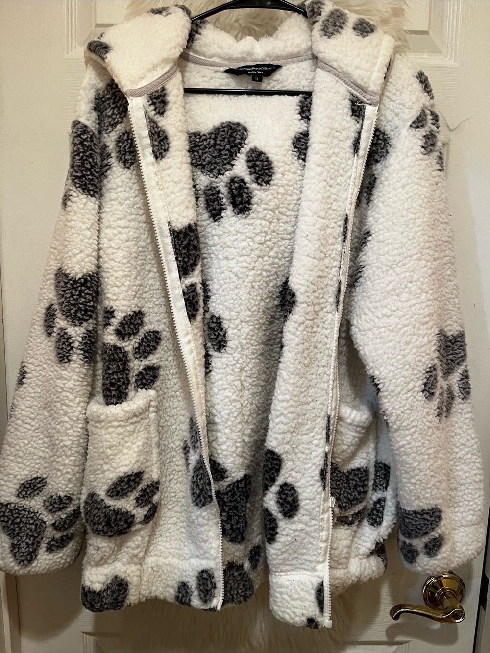 Cozy Paw-Print Sherpa Zip Hoodie - White & Gray